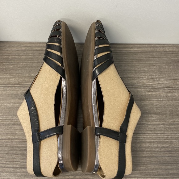 BareTraps Strappy Leather Flat Sandal - Picture 7 of 8